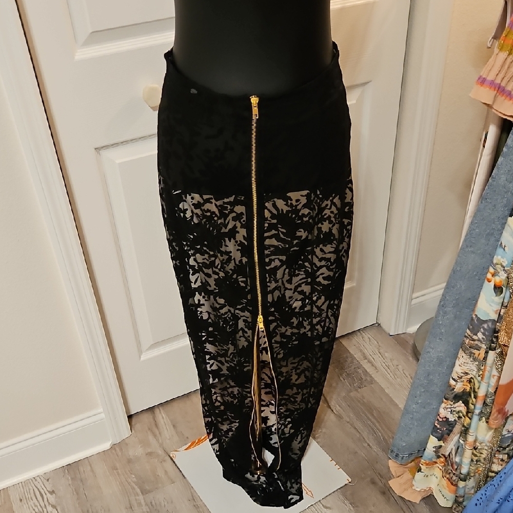 Chic Black and Gold Maxi Skirt